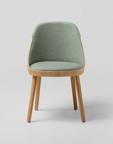 Scaune din lemn masiv - scaunul Kaiac este un model cozy si confortabil.