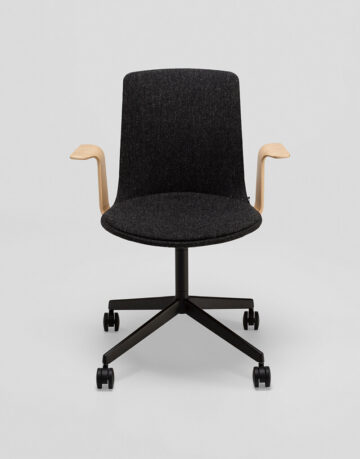 Scaune ergonomice - Scaunul Lottus High confident, are o structura fixa 4-star