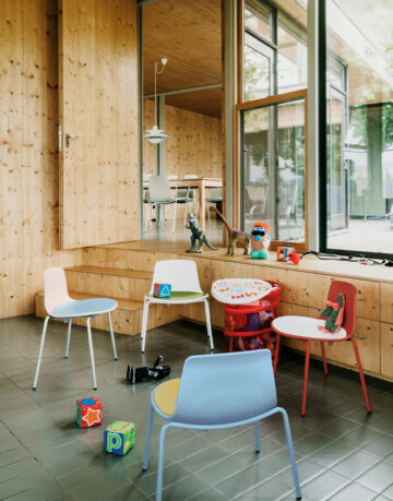 Scaune - Scaunul pentru copii Lottus, este un scaun disponibil pe trei inaltimi diferite