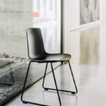 Scaune - Lottus este o colectie completa de scaune ergonomice. Atat acasa, cat si in spatiile publice sau intime, designul sau este atractiv, indiferent de context.