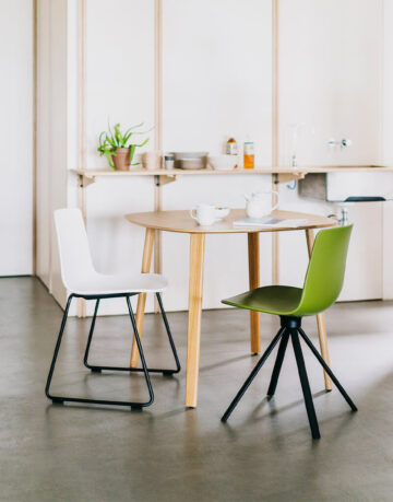 Mese - reprezinta modalitatea perfecta de a amenaja individual un spatiu multumita formelor diferite.