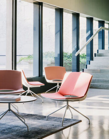 Lounge - Oh! lounge este un model sofisticat si primitor ce se potriveste oricarui decor.