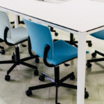 Mese - Structura din aluminiu a mesei Way, face ca aceasta masa sa se adapteze in orice birou.