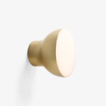 Lampi Passepartout actioneaza aproape ca un cadru care imbunatateste apelul vizual al carui obiect luminat. Pentru fiecare tip de decor arhitectural, aceste lampi sunt potrivite pentru a imbunatati orice design.