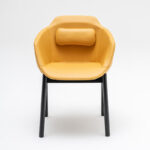 Ultra este proiectat avand in gand confortul utilizatorului. Cel mai caracteristic aspect al acestui scaun este perna pozitionata pe spatar, ce imbunatateste postura si iti distrage atentia.