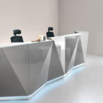 Mobila receptie - receptia Alpa este atractiva pentru oricine. Fiind simultan clasic si luxos, primeste atentia clientilor si ofera o stare de confort si incredere.