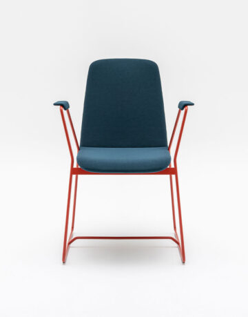 O combinatie de design elegant si confort - Ulti este un scaun modern.