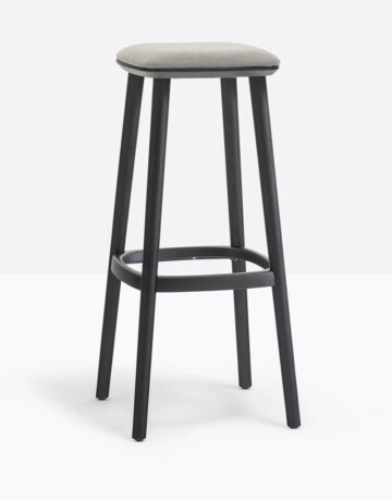 Scaun de bar din lemn de frasin cu picioare conice. - formota