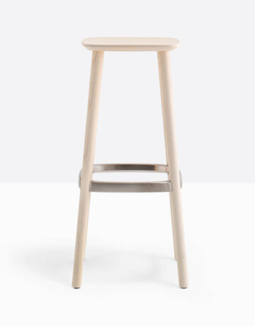 Scaun de bar din lemn de frasin cu picioare conice. - formota