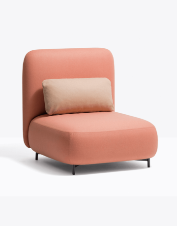 Canapea tapițată, cu cadru din oțel.