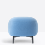 Ottoman tapițat, cu cadru din oțel.