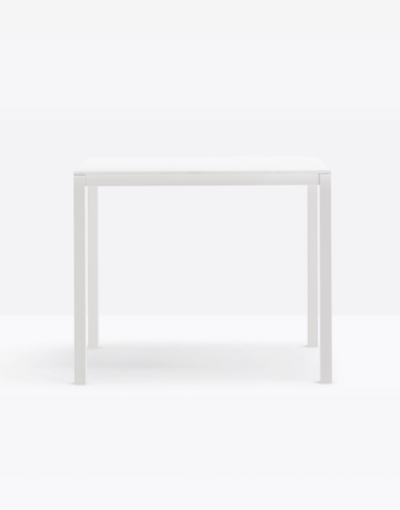 Mese și birouri cu profil pătrat