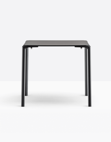 Stackable table with four aluminium legs and laminate top. Different shapes, sizes and finishes are available.
