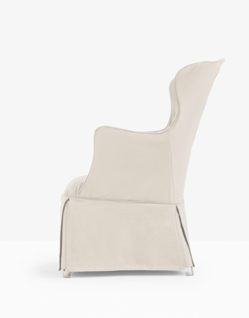 Fotoliul Pasha este un amestec perfect de tradiție și inovație. Dimensiunile sale generoase, împreună cu formele ergonomice ale scaunului, îl fac potrivit pentru spații de wellness în aer liber și hoteluri.