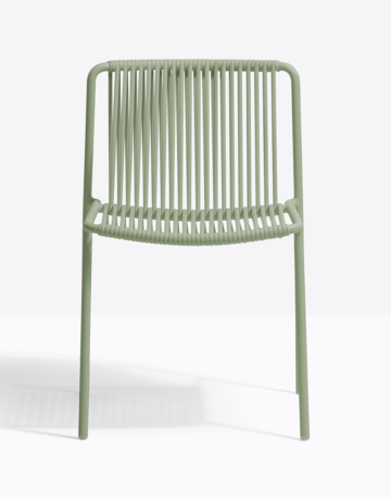 Scaun de terasă stivuibil.