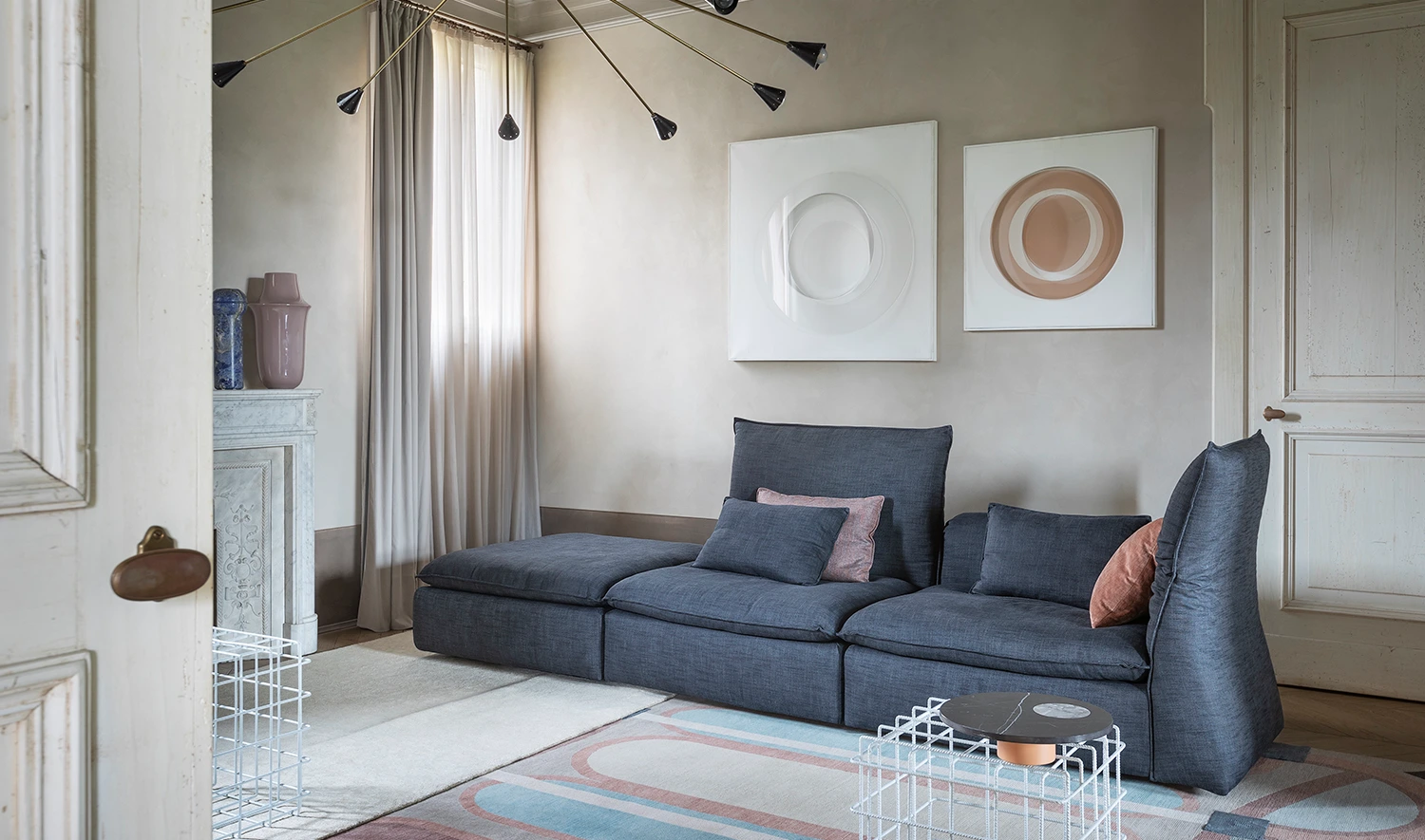 Les Femmes Sofa - formota fitout Les Femmes Sofa - formota fitout